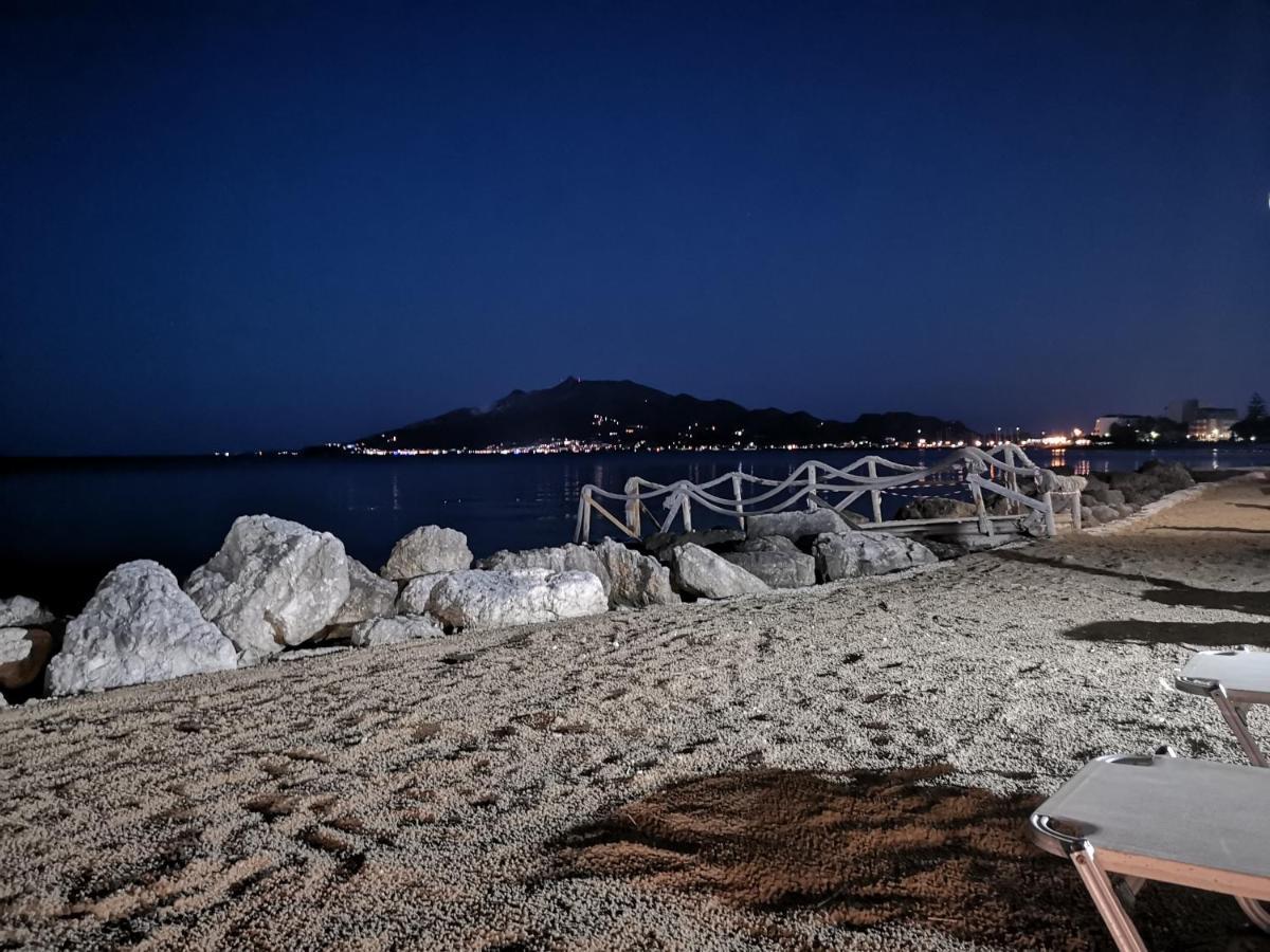 Point Ephemere Beachfront Apartments Zakynthos Town Exterior foto